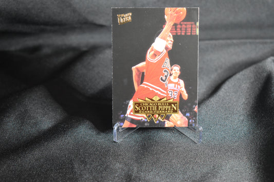 1995-96 Fleer Ultra - Scottie Pippen #28